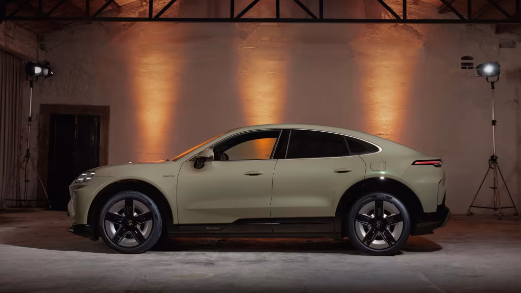porsche_cayenne_turbo_coupe_electric96.avif