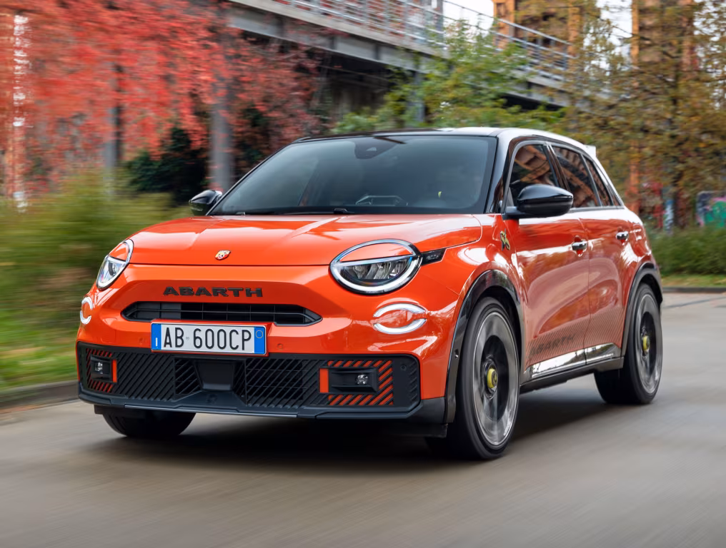abarth_600e_competizione7_084e04bb0c8e097e.avif
