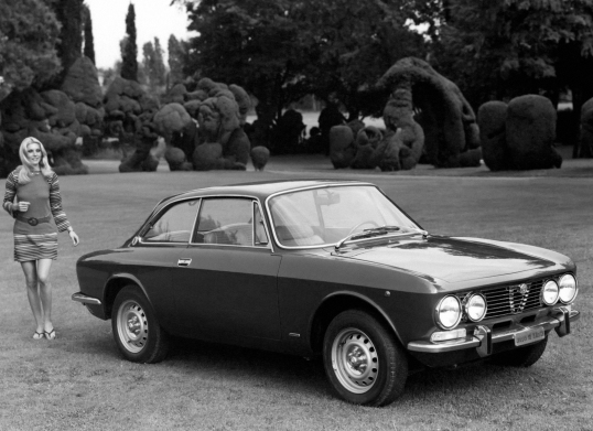 Alfa Romeo 2000 GT Veloce 105.21 1971 76