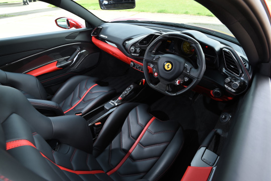 Ferrari 488 GTB (2015) 