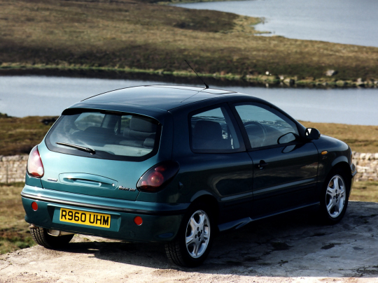 Fiat Bravo HGT [UK-spec] (182) '1997–98