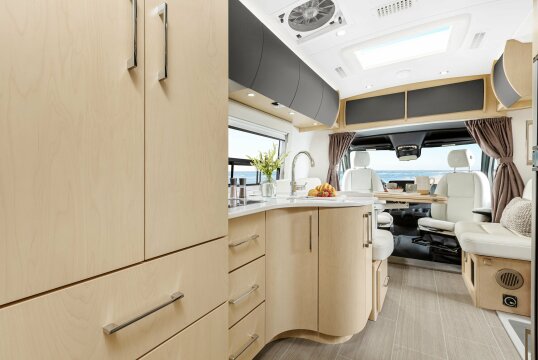 2019 leisure travel shop van serenity