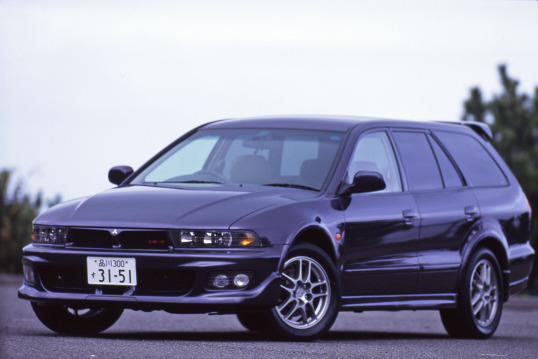 Фото автомобилей Mitsubishi Galant (Мицубиси Галант)