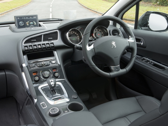 интерьер peugeot 3008