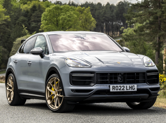 Porsche Cayenne Turbo GT [UK-spec] 2021–23