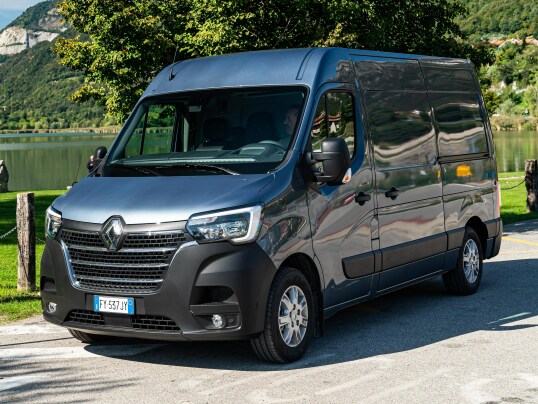 Renault Master L2H2 Van Worldwide 2019 24