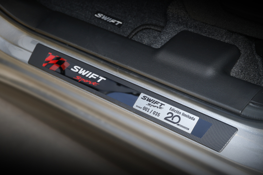Interior Suzuki Swift Sport Hybrid 20 Aniversario [Spain] '2023