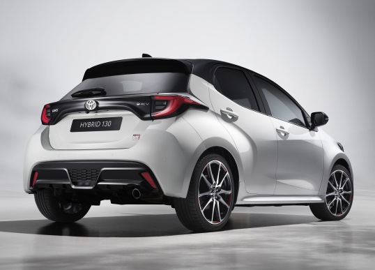 https://s3.wheelsage.org/format/picture/picture-preview-large/t/toyota/yaris_gr_sport_hybrid/toyota_yaris_gr_sport_hybrid_01ca00c410220b9b.jpg