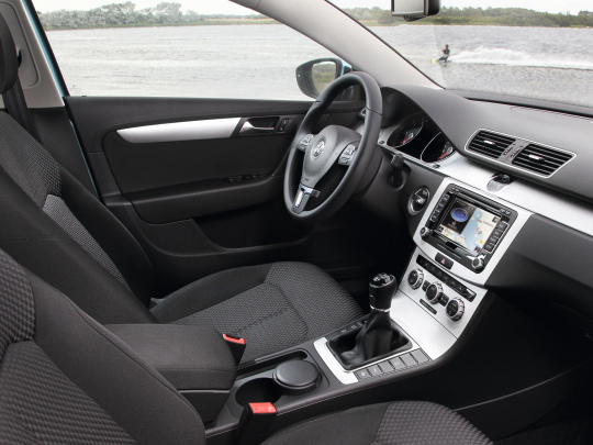 Interior Volkswagen Passat TDI BlueMotion Variant [Worldwide] (B7) '2013–14