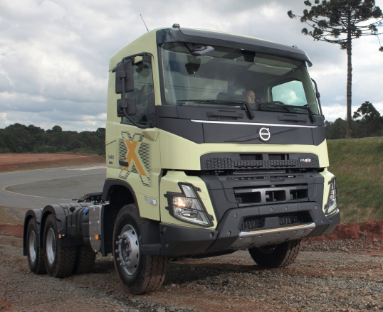 Volvo FMX 6×6 Tractor