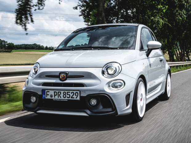 2021 Abarth 595 Scorpioneoro