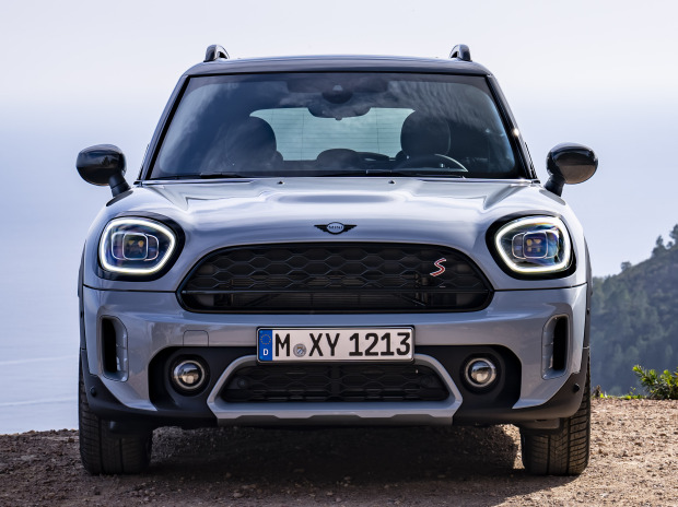 https://s3.wheelsage.org/format/picture/picture-thumb-large/m/mini/cooper_s_countryman_all4_untamed_edition/mini_cooper_s_countryman_all4_untamed_edition_74_087008b50cd00998.jpg