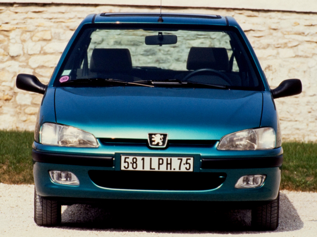 Front view of blue Peugeot 106 parked in the street by rainy day – Stock  Editorial Photo © NeydtStock #340090268