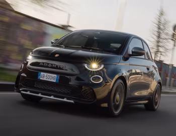 Abarth 500e (394) '2023–н.ч.
