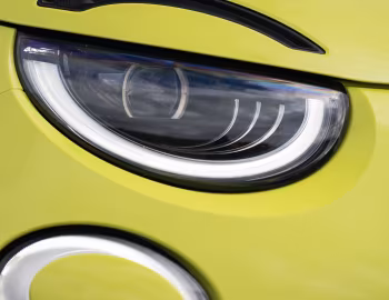 Abarth 500e Turismo [UK-spec] (394) '2023–pr.
