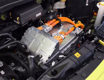 Під капотом Abarth 500e Turismo [Australia] (394) '2023–н.ч.