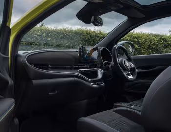 Interior Abarth 500e Turismo [UK-spec] (394) '2023–pr.