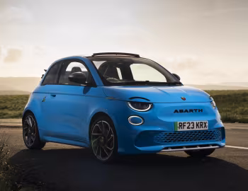 Abarth 500e Turismo Convertible [UK-spec] (394) '2023–н.ч.