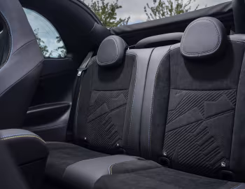 Інтер'єр Abarth 500e Turismo Convertible [UK-spec] (394) '2023–н.ч.