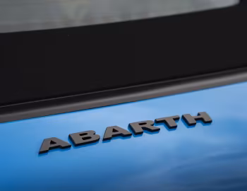 Abarth 500e Turismo Convertible [UK-spec] (394) '2023–н.ч.