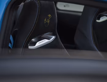 Інтер'єр Abarth 500e Turismo Cabrio [Worldwide] (394) '2023–н.ч.