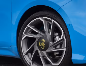 Abarth 500e Turismo Convertible [UK-spec] (394) '2023–н.ч.