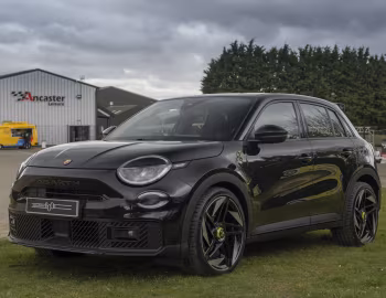 Abarth 600e [UK-spec] (365) '2025–pr.