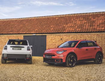 Abarth 600e [UK-spec] (365) '2025–pr.