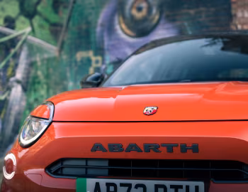 Abarth 600e Competizione [UK-spec] (365) '2026