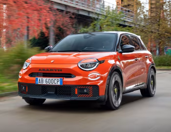 Abarth 600e Competizione (365) '2025–pr.