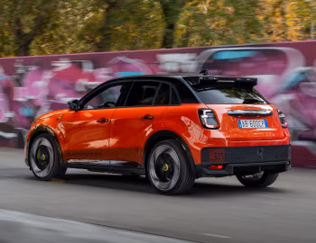 Abarth 600e Competizione (365) '2025–pr.