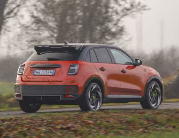 Abarth 600e Competizione Edizione Milano Cortina 2026 [Italy] (365) '2025–26