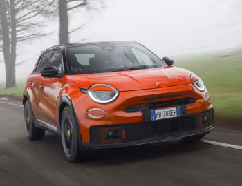 Abarth 600e Competizione Edizione Milano Cortina 2026 [Italy] (365) '2025–26