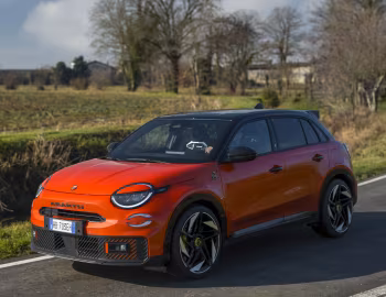 Abarth 600e Competizione Edizione Milano Cortina 2026 [Italy] (365) '2025–26