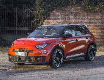 Abarth 600e Competizione Edizione Milano Cortina 2026 [Italy] (365) '2025–26