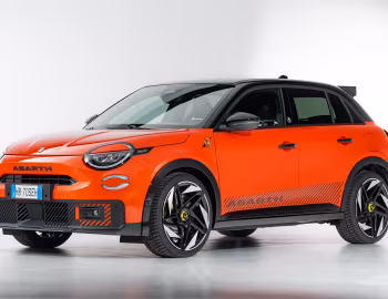 Abarth 600e Competizione Edizione Milano Cortina 2026 [Italy] (365) '2025–26