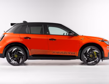 Abarth 600e Competizione Edizione Milano Cortina 2026 [Italy] (365) '2025–26
