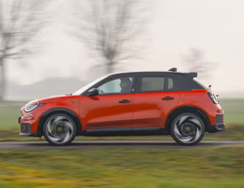 Abarth 600e Competizione Edizione Milano Cortina 2026 [Italy] (365) '2025–26