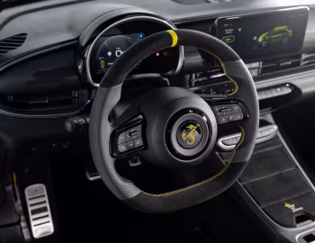 Intérieur Abarth 600e Competizione Edizione Milano Cortina 2026 [Italy] (365) '2025–26