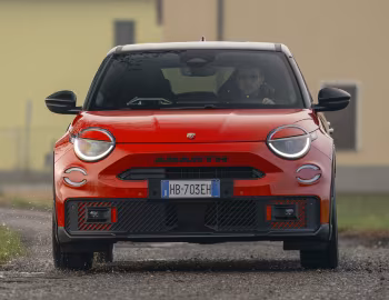 Abarth 600e Competizione Edizione Milano Cortina 2026 [Italy] (365) '2025–26