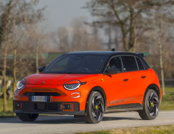 Abarth 600e Competizione Edizione Milano Cortina 2026 [Italy] (365) '2025–26