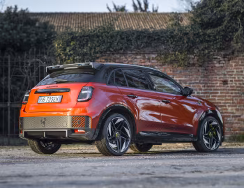 Abarth 600e Competizione Edizione Milano Cortina 2026 [Italy] (365) '2025–26