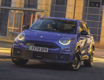 Abarth 600e Scorpionissima [UK-spec] (365) '2025