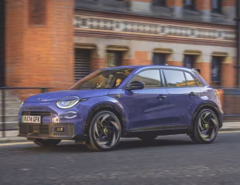 Abarth 600e Scorpionissima [UK-spec] (365) '2025