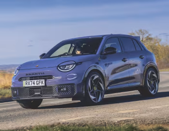 Abarth 600e Scorpionissima [UK-spec] (365) '2025