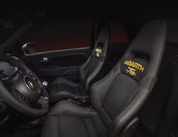 Інтер'єр Abarth 695 75° Anniversario (312) '2024