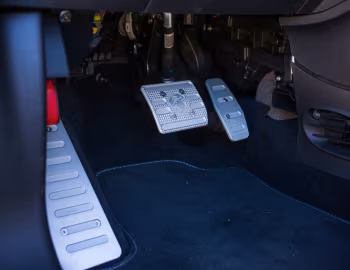 Інтер'єр Abarth 695 "Edizione Maserati" [Japan] (312) '2013