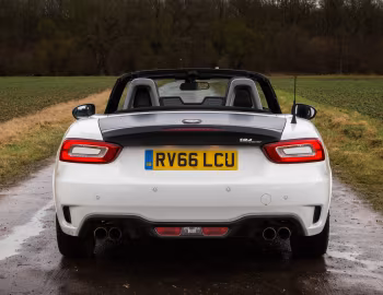 Abarth 124 spider [UK-spec] (348) '2016–19