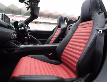 Interior Abarth 124 spider [Japan] (348) '2016–20