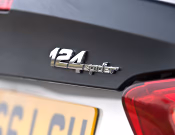 Abarth 124 spider [UK-spec] (348) '2016–19